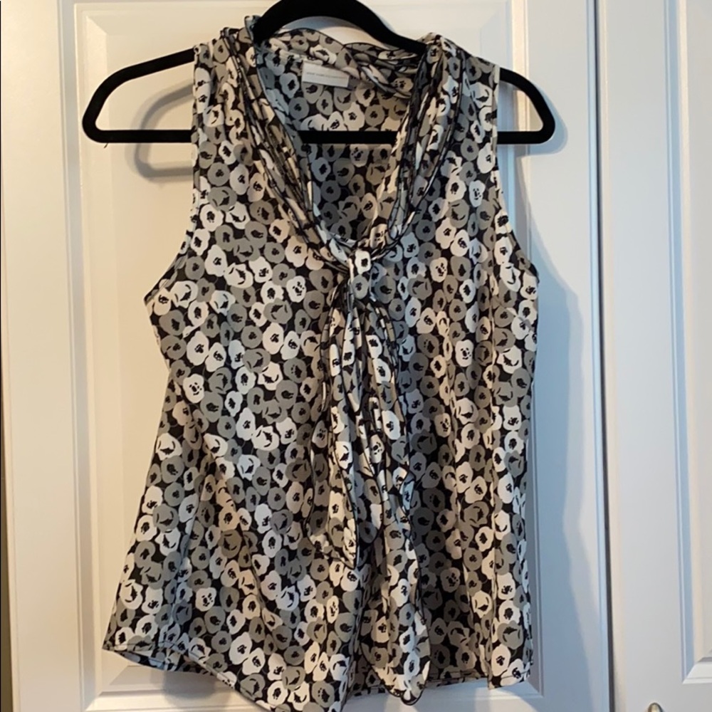 Sleeveless blouse